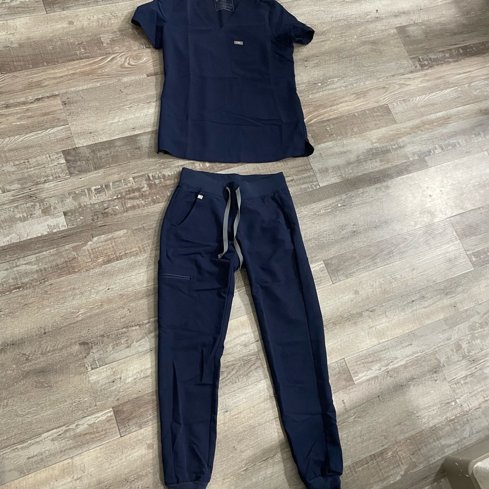 Figs scrubs